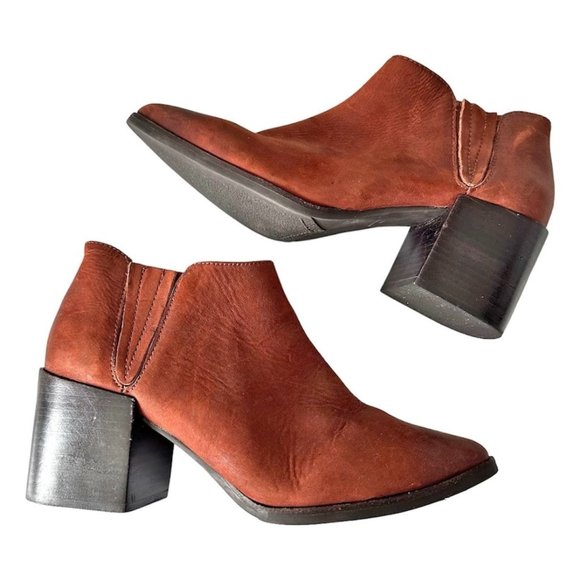 Matisse Victory Brick Leather Pointed Toe Booties - Picture 2 of 12